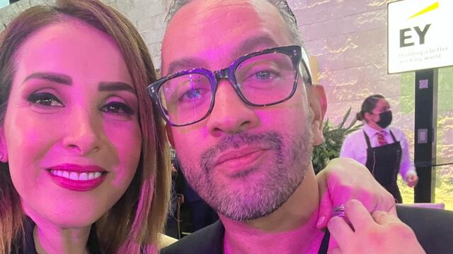 Azucena Uresti presume foto con el presidenciable Chumel Torres