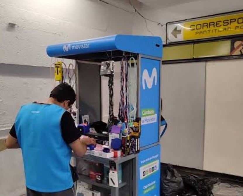 Trabajadores Movistar en el Metro CDMX