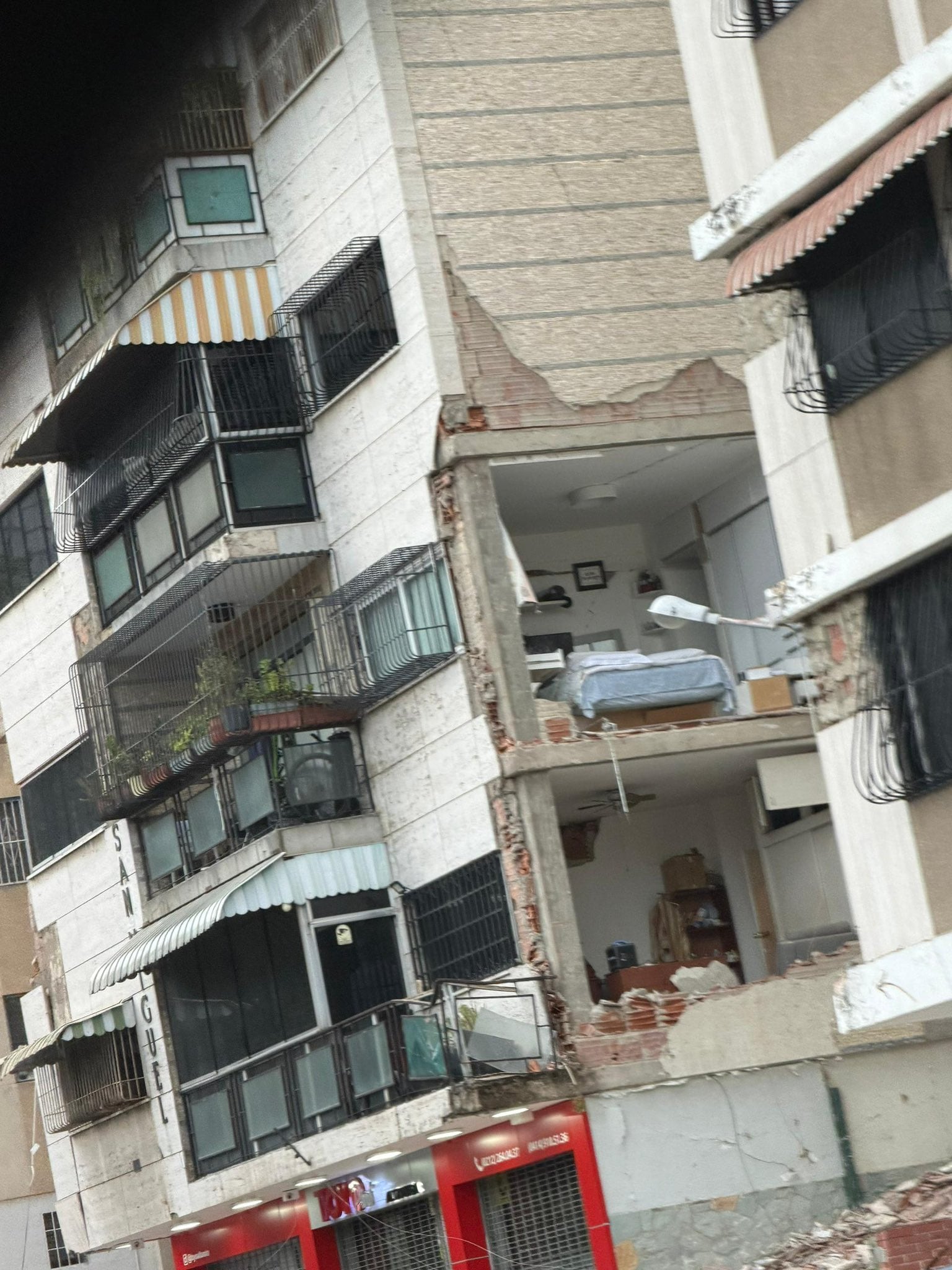 imágenes tras el terremoto de 7.1 en Venezuela