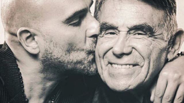 Héctor Suárez Gomís con su padre