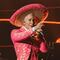 Christian Chávez promete sacar su lado más queer tras críticas por usar un traje de charro color rosa