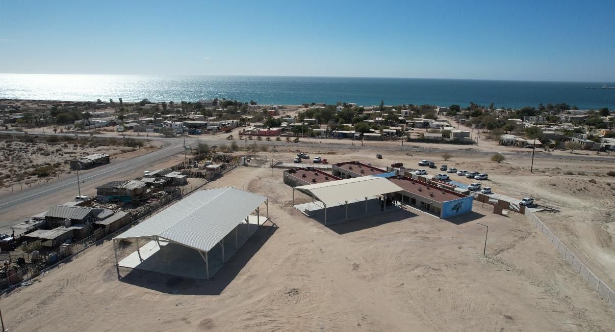 Alfonso Durazo entrega complejo educativo en Puerto Libertad