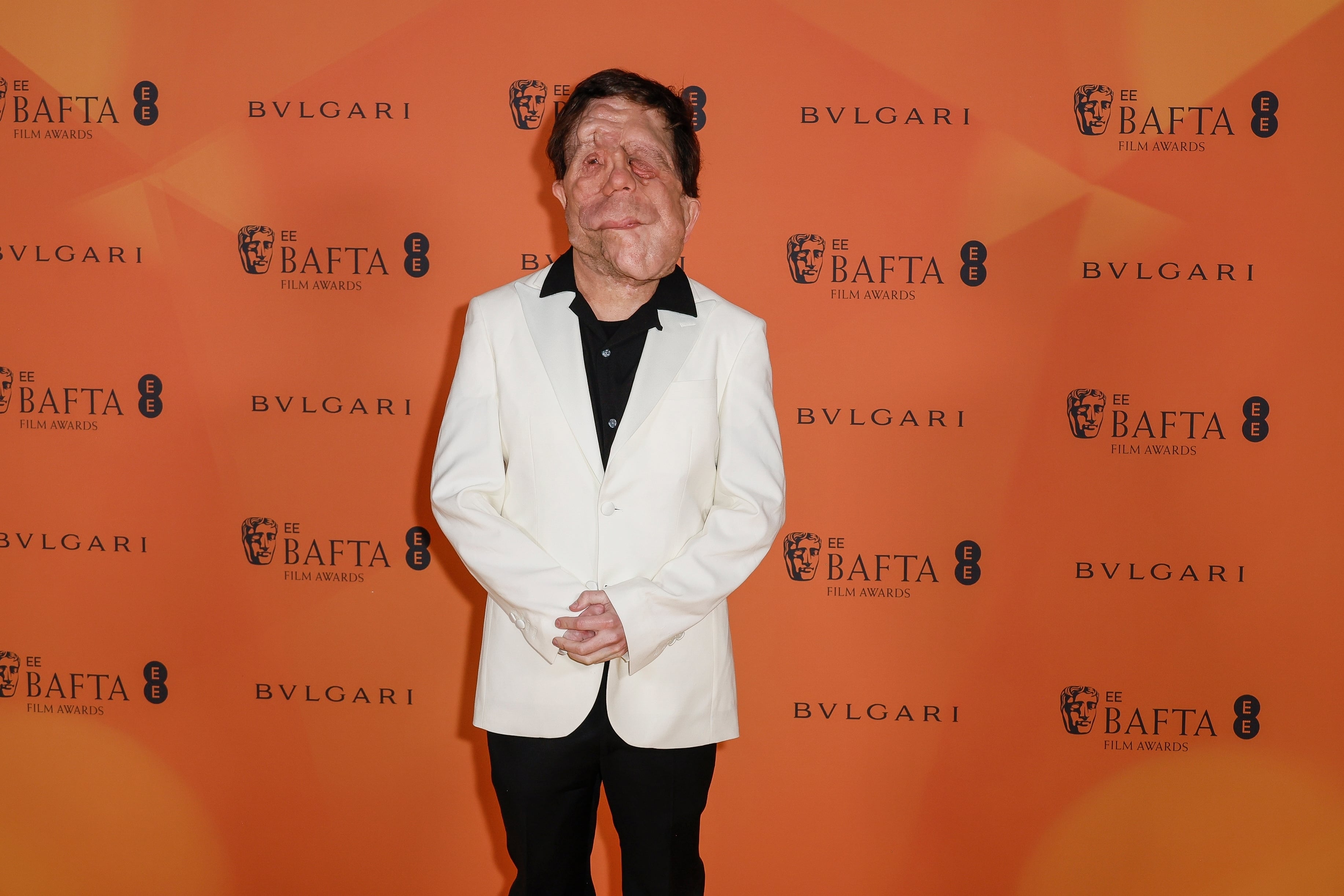 ¿Quién es Adam Pearson?