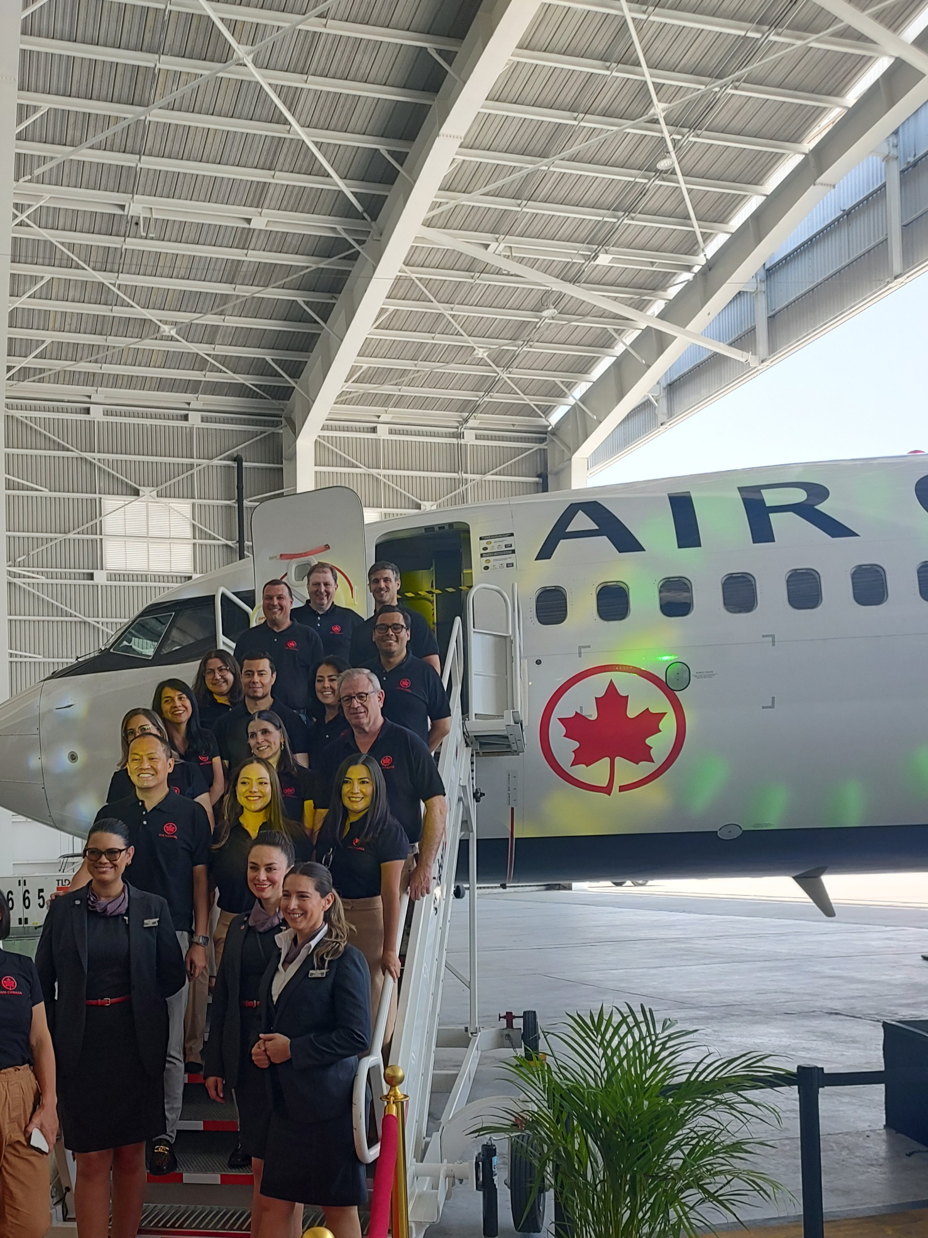 Air Canada estrena avión en México
