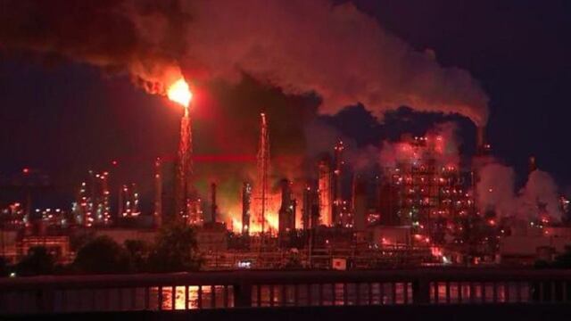 Refinería de Filadelfia. Gran incendio.