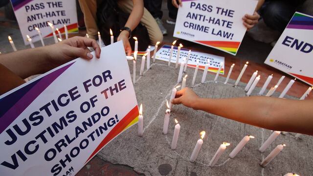 Luto por masacre en Orlando.