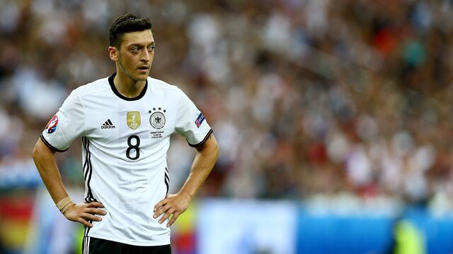 El brutal cambio físico de Mesut Ozil