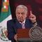AMLO responde a Guadalupe Loaeza por criticar el cabello chino de Claudia Sheinbaum: “Lo más racista”