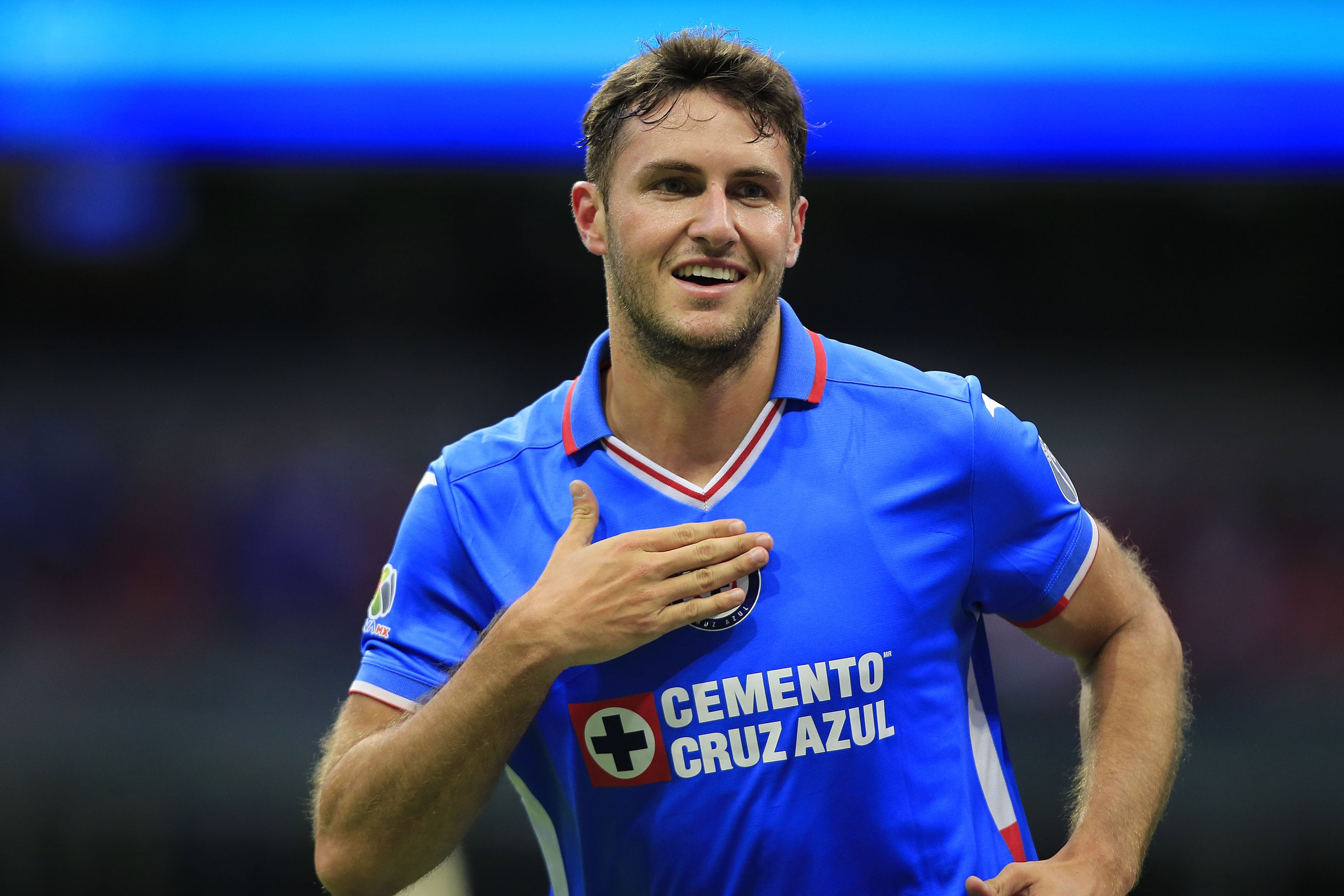 Santiago Giménez, delantero de Cruz Azul