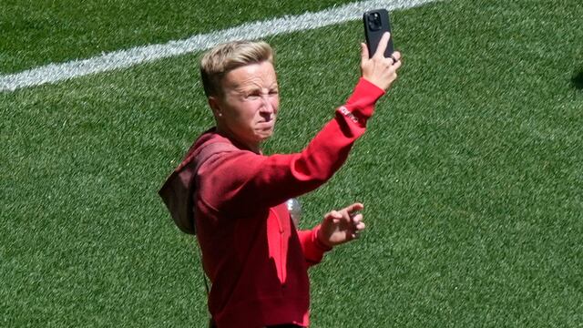 La entrenadora de Canadá, Beverly Priestman, decidió no estar en el juego inaugural de su nación debido al espionaje de su staff