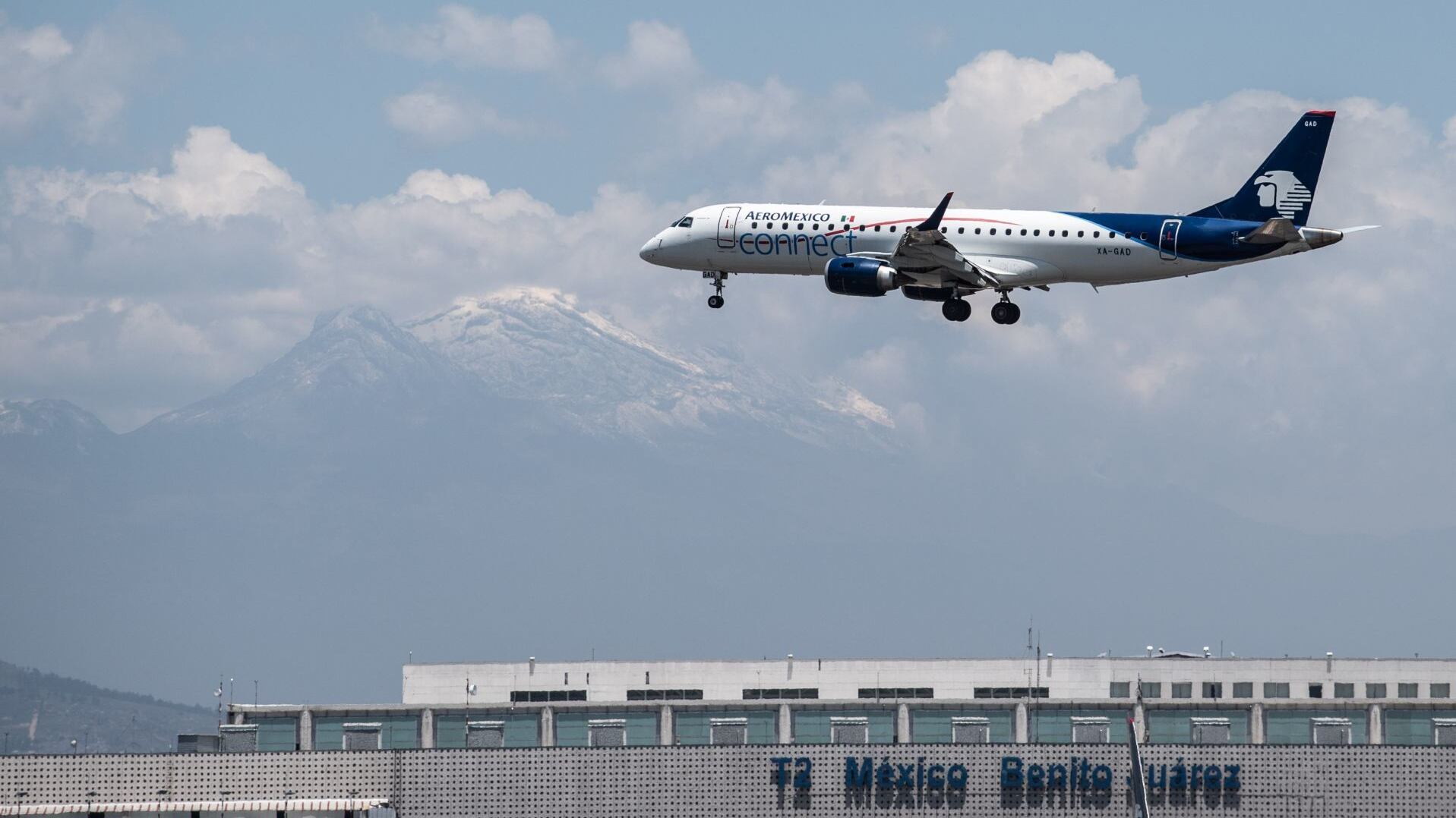 Ojo con los agujeros negros de Aeromexico