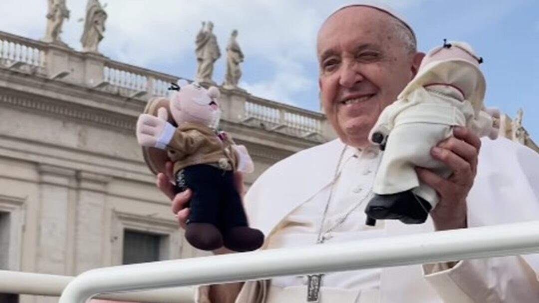 Los 3 pendientes que Víctor González Torres y el Dr. Simi tienen con el papa Francisco