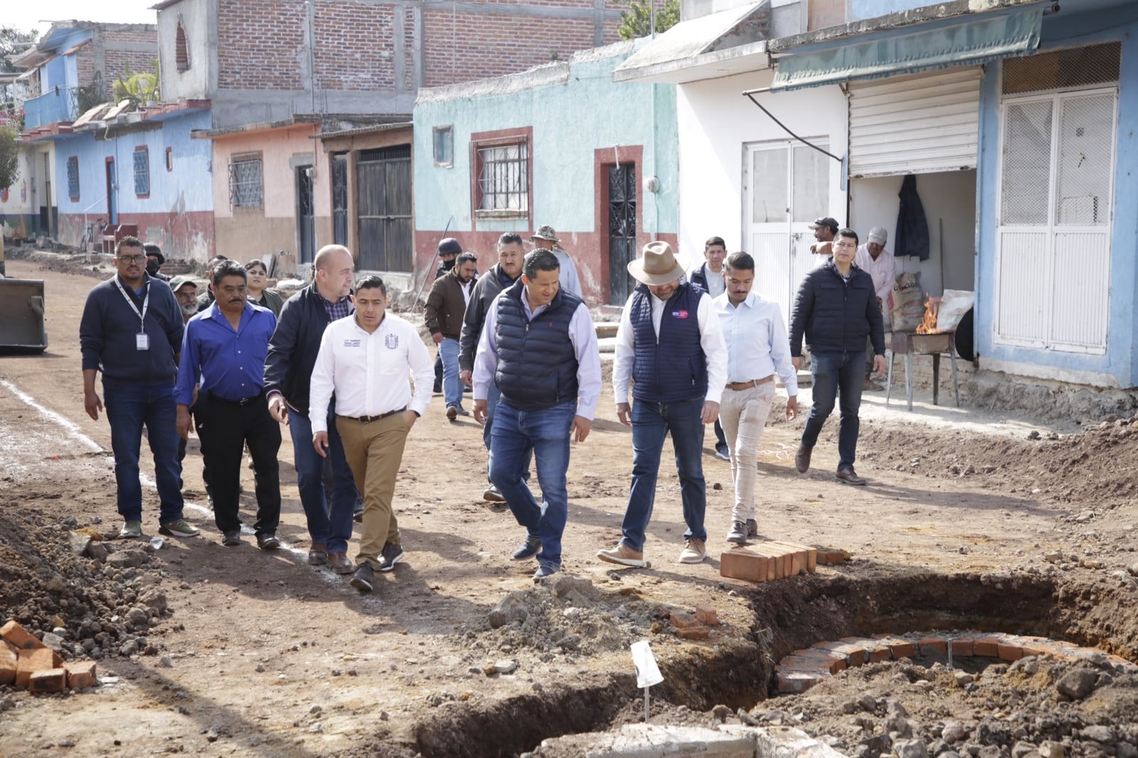 Diego Sinhue Rodríguez impulsó obras sociales en Santiago Maravatío, Guanajuato
