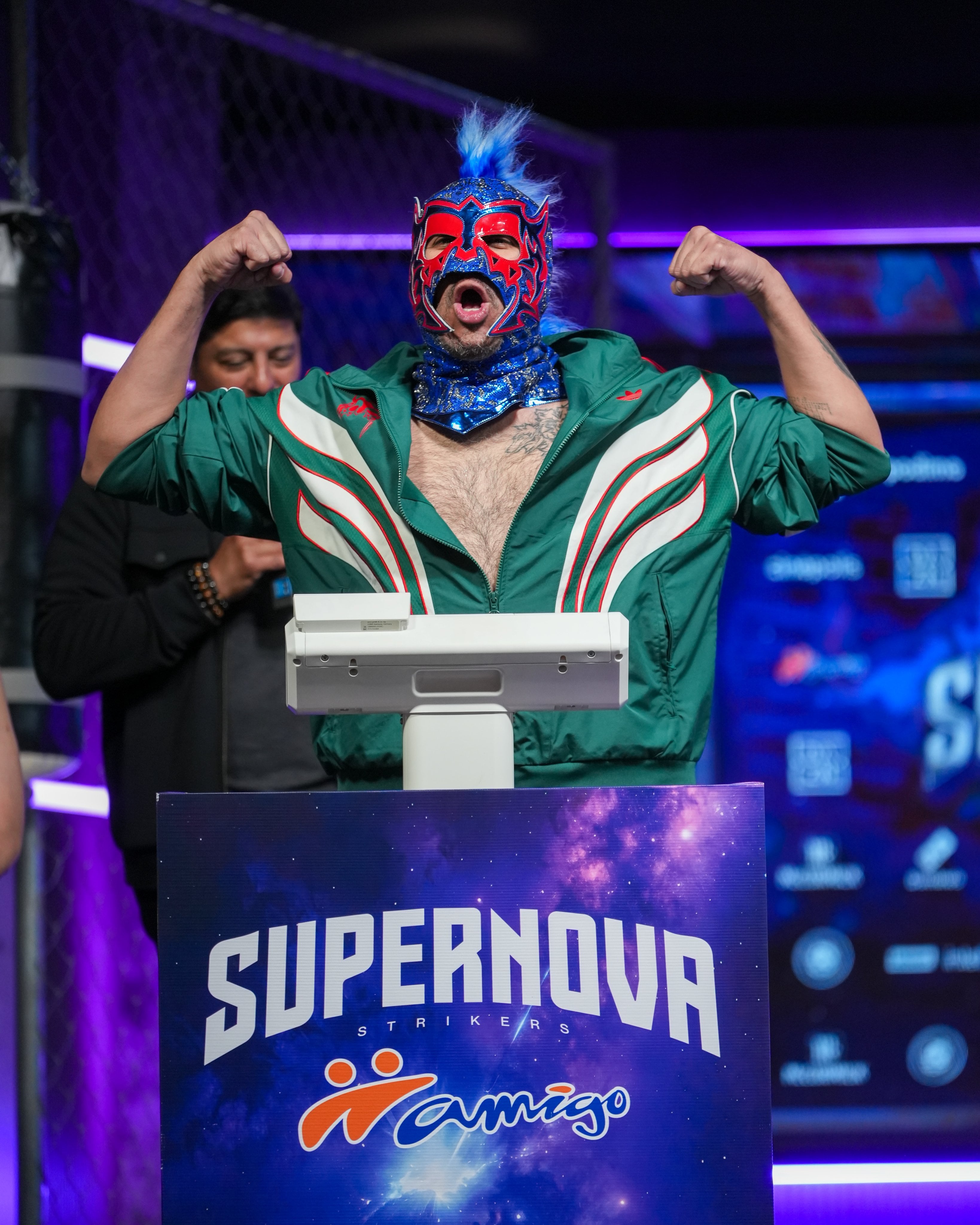 Franco Escamilla vs Alex Montiel Escorpión Dorado en Supernova: Orígenes