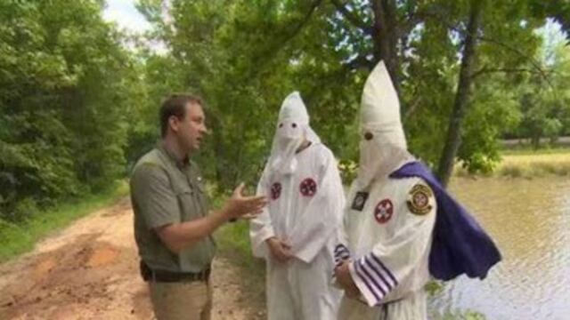 Ku Klux Klan pide abrir fuego contra niños indocumentados que cruzan la frontera