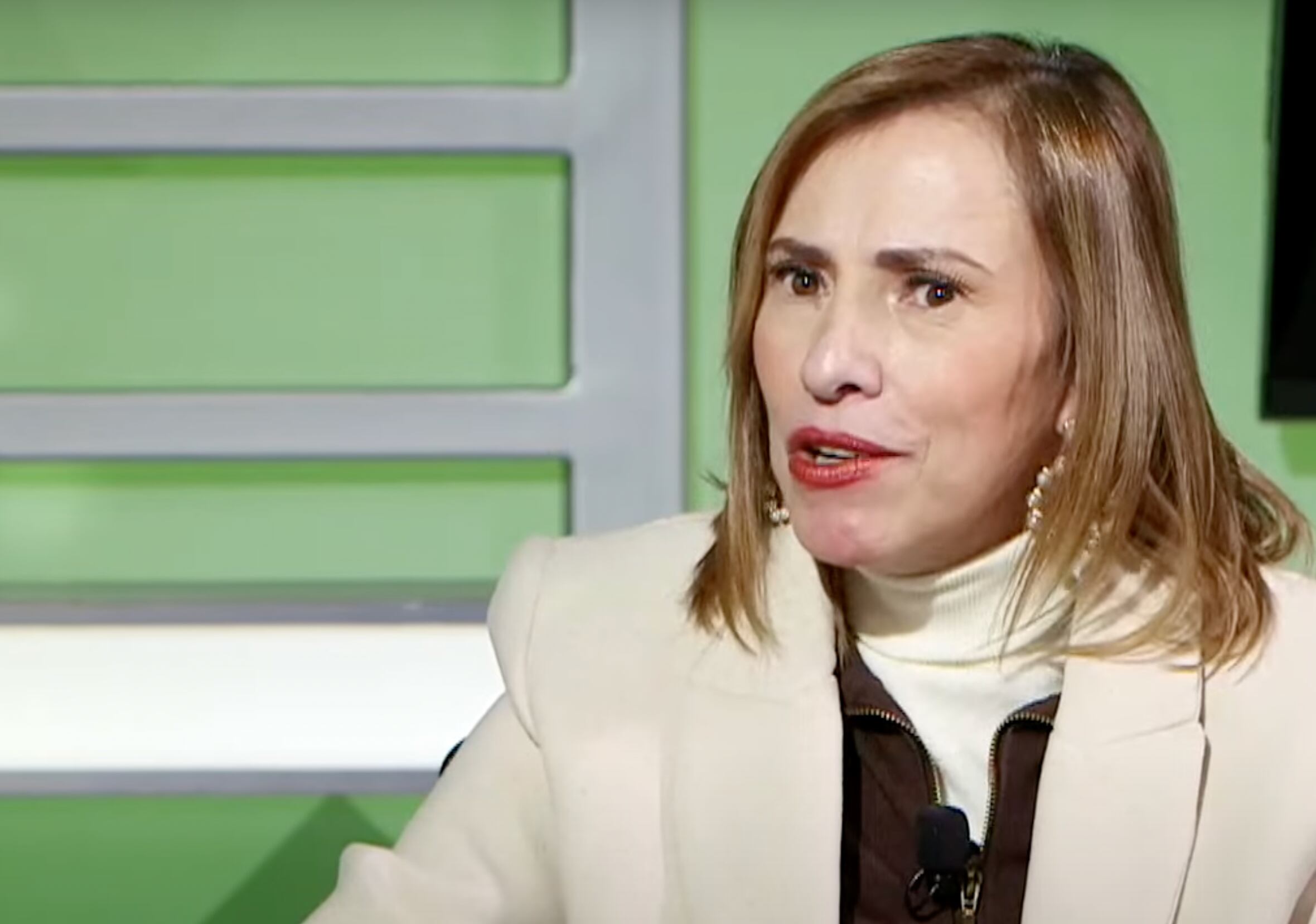 Elena Chávez, autora de El Rey del Cash y exesposa de César Yáñez, en entrevista con Grupo Reforma