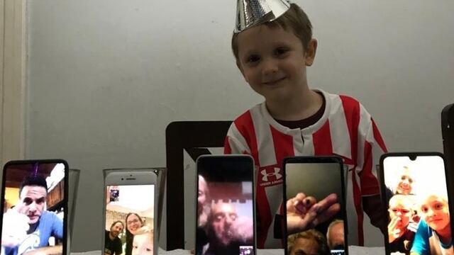 VIDEO: Por cuarentena, niño festeja cumpleaños con toda su familia por videollamada