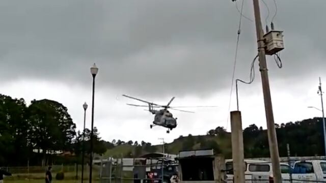 Helicóptero de la Marina cae