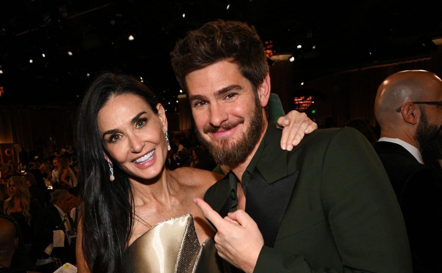 Demi Moore y Andrew Garfield