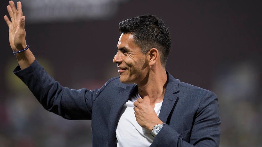 Oswaldo Sánchez en homenaje con Santos