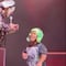 Medio Metro pirata y Brincos Dieras arman show y hasta el paso de la chaquetita se aventaron (VIDEO)