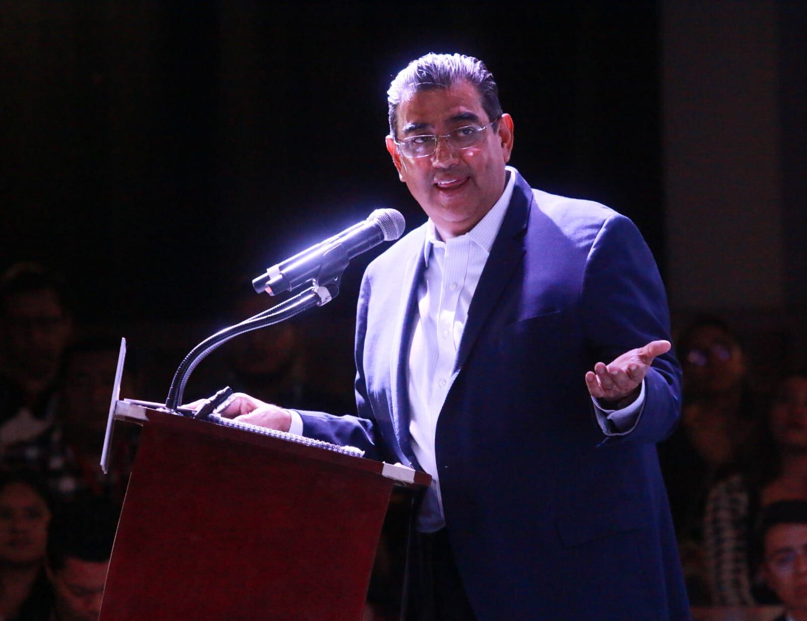 Sergio Salomón, gobernador de de Puebla