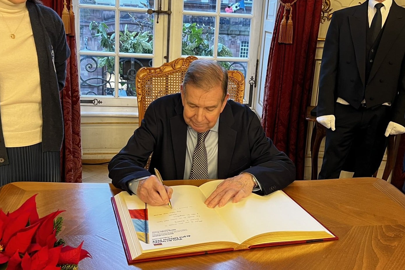 Edmundo González Urrutia