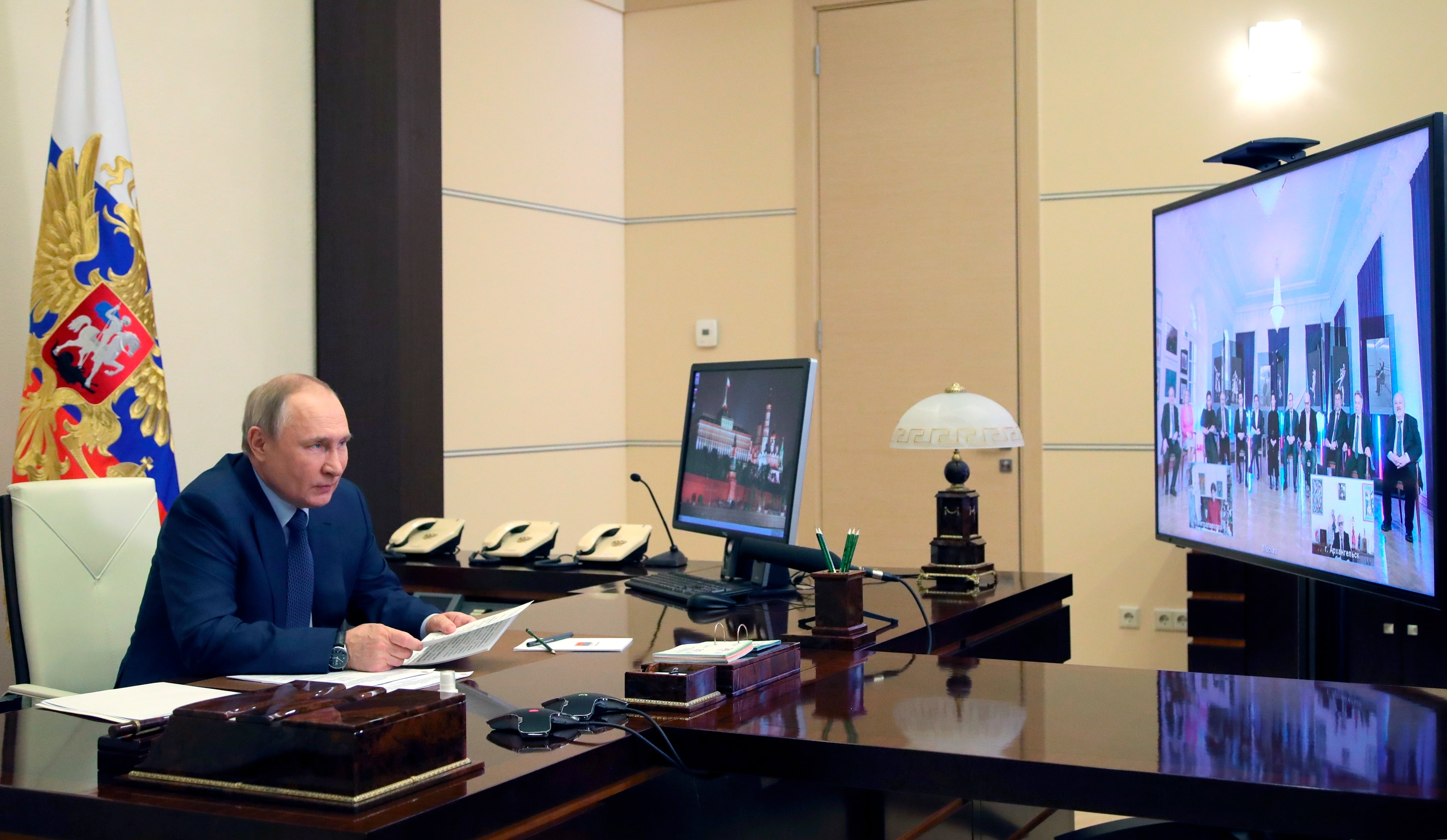 Vladimir Putin compara a Rusia con J.K Rowling