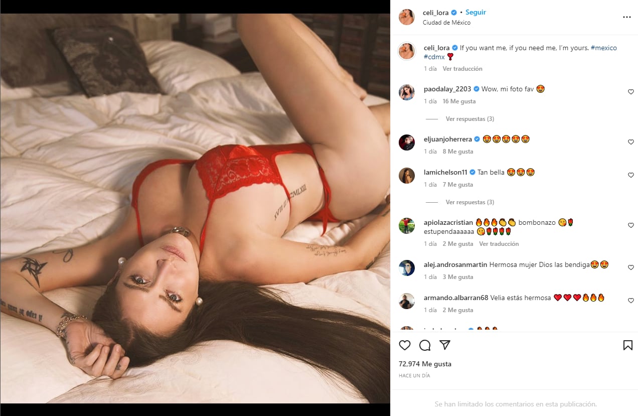 Celia Lora en lencería roja