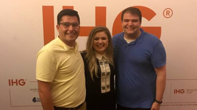 Kelly Clarkson y fans