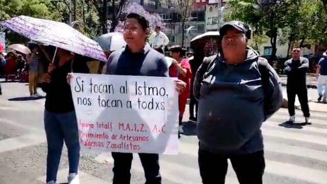 Activistas se manifiestan en la embajada de Estados Unidos por la visita de Jhon Kerry a Oaxaca