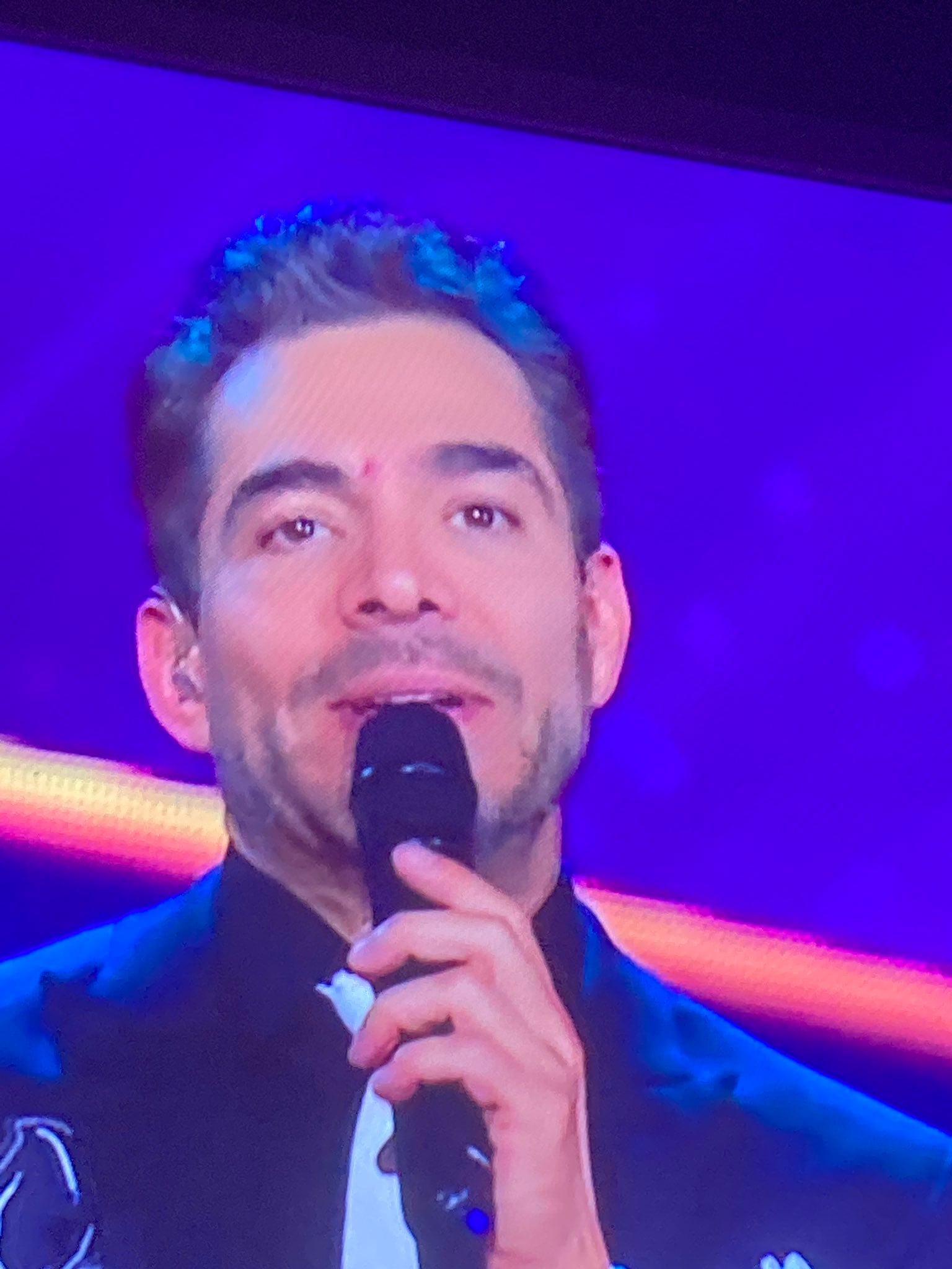 Omar Chaparro sangrando en Quién es la Máscara 2023