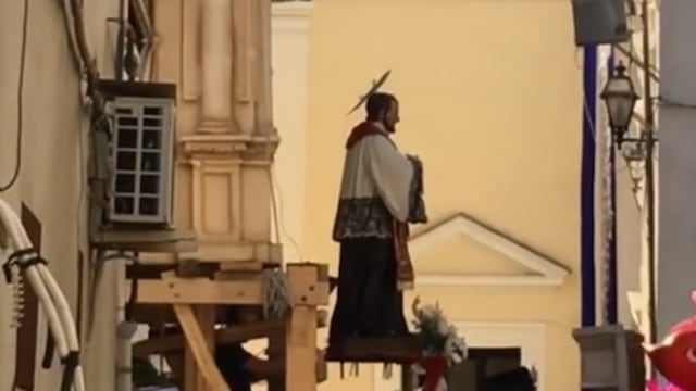 Paseo de catedral en Fiesta de Giglio di Recale