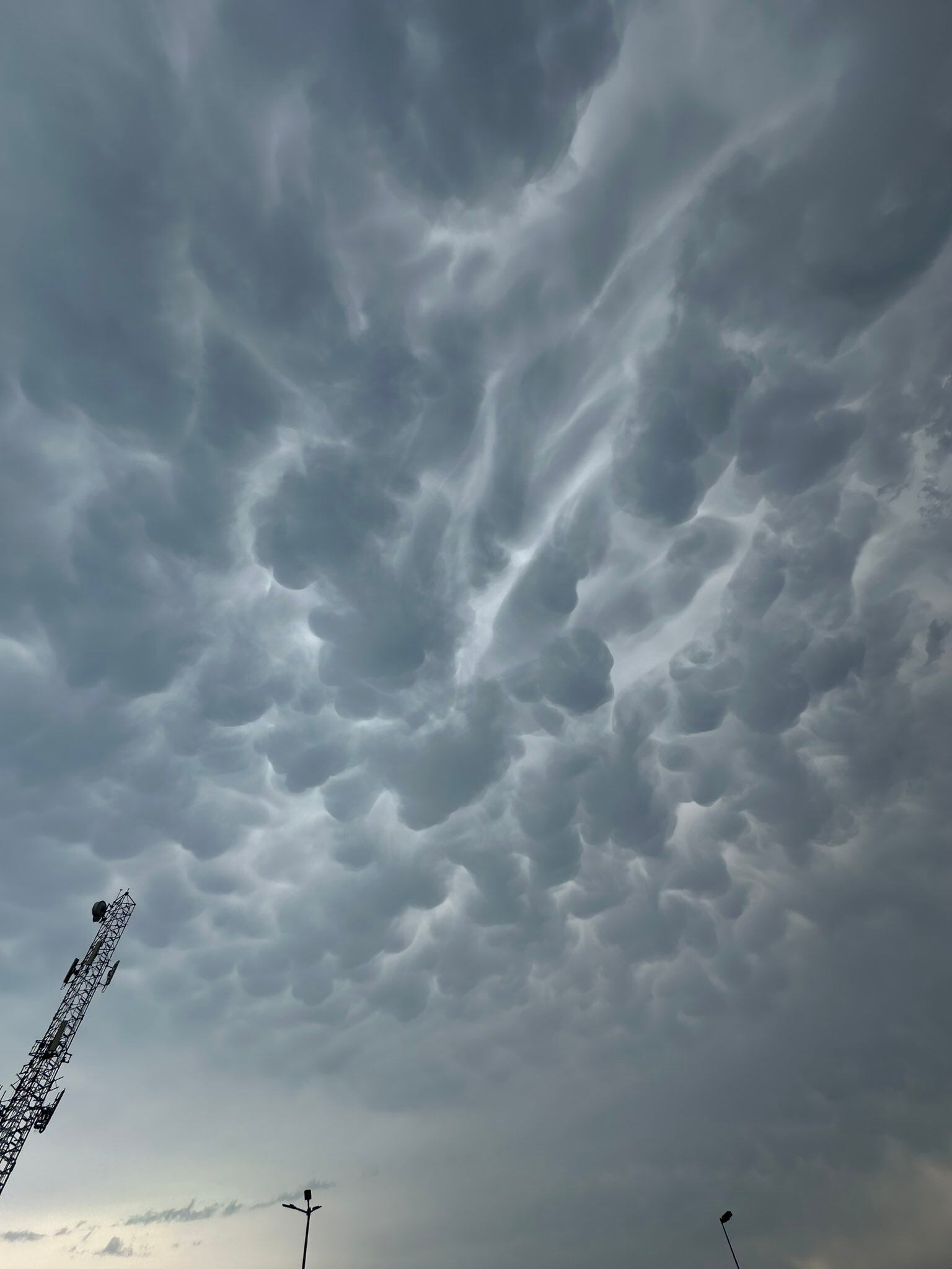 Nubes mammatus en Monterrey