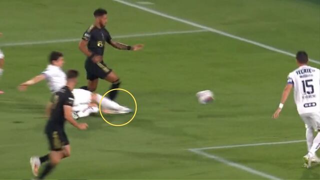 Rayados de Monterrey cometió un terrible penal que ya lo tiene abajo en el marcador ante el LAFC.