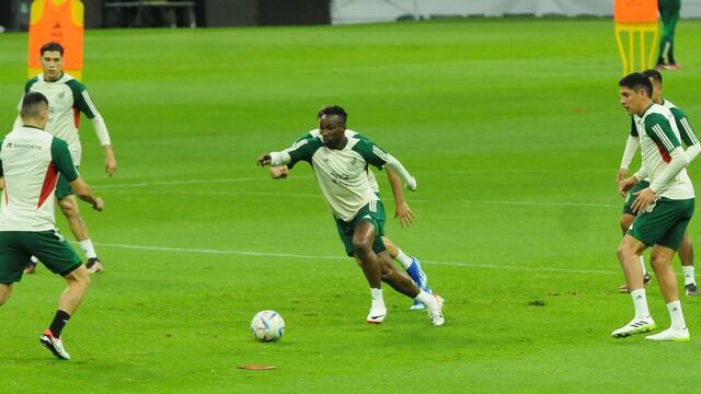 Julián Quiñones con la Selección Mexicana