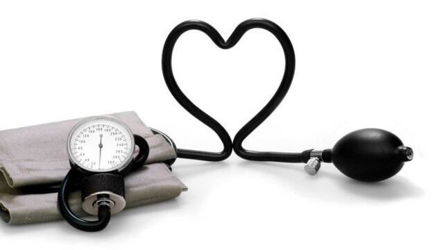 Beber seguido puede hacerte hipertenso.