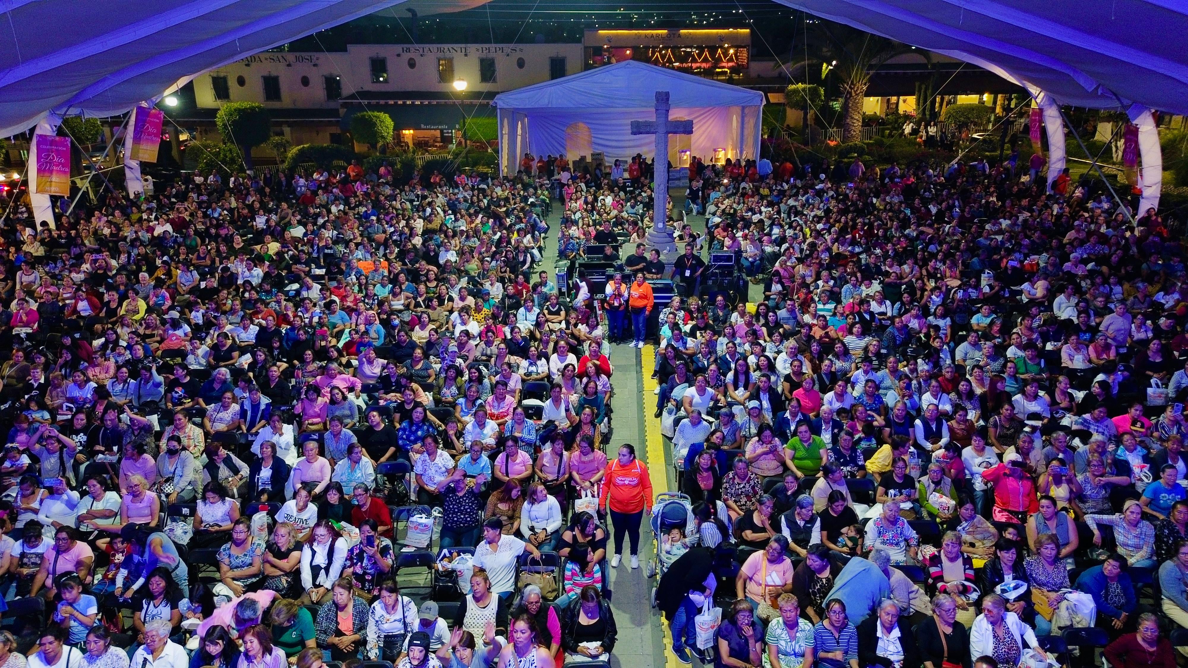 Más de 6 mil madres celebran su día en Tepotzotlán