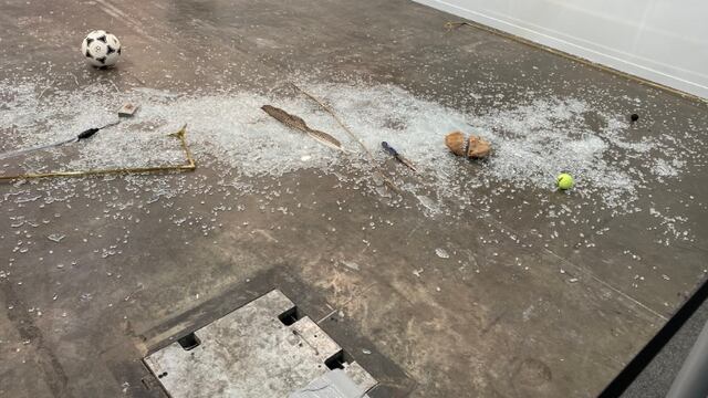 Obra “Nimble and Sinister Tricks (To be Preserved with Out Scandal and Corruption)” destruida de Gabriel Rico