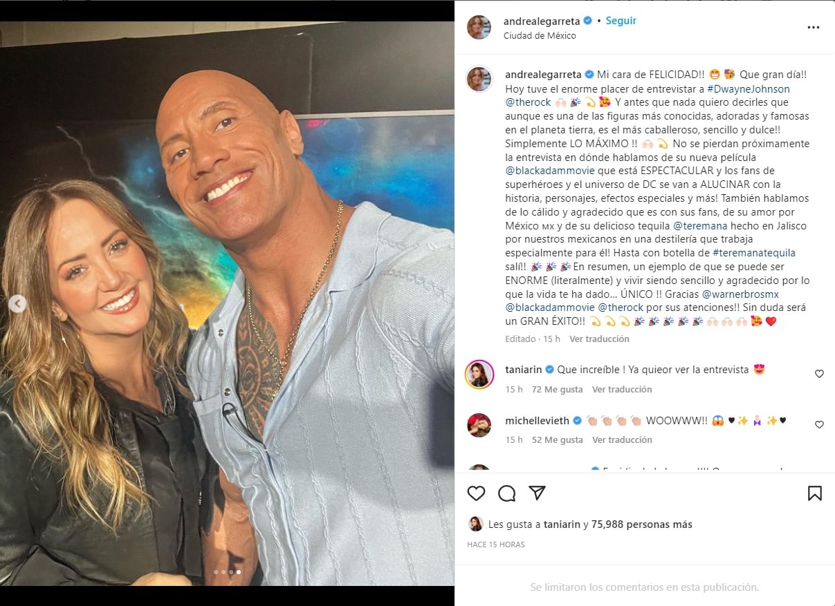 Andrea Legarreta y Dwayne Johnson