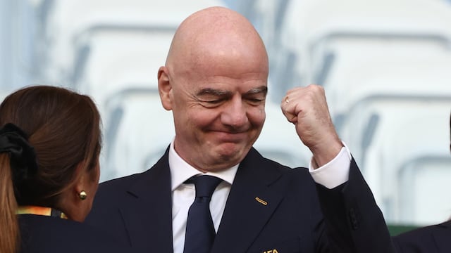 El presidente de la FIFA, Gianni Infantino, se defiende de los ataques en busca de sus reelección