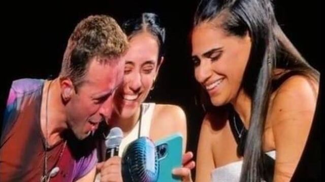 Chris Martin de Coldplay quiso cantar en vivo su canción "Everyday Life" con fans, pero se les olvidó la letra