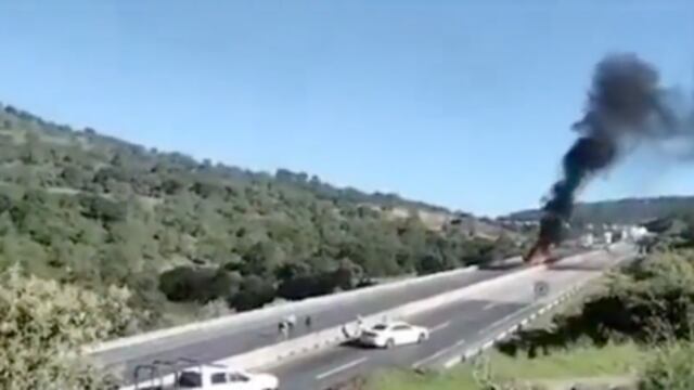 Caos vial en Arco Norte por explosión de pipa de gas