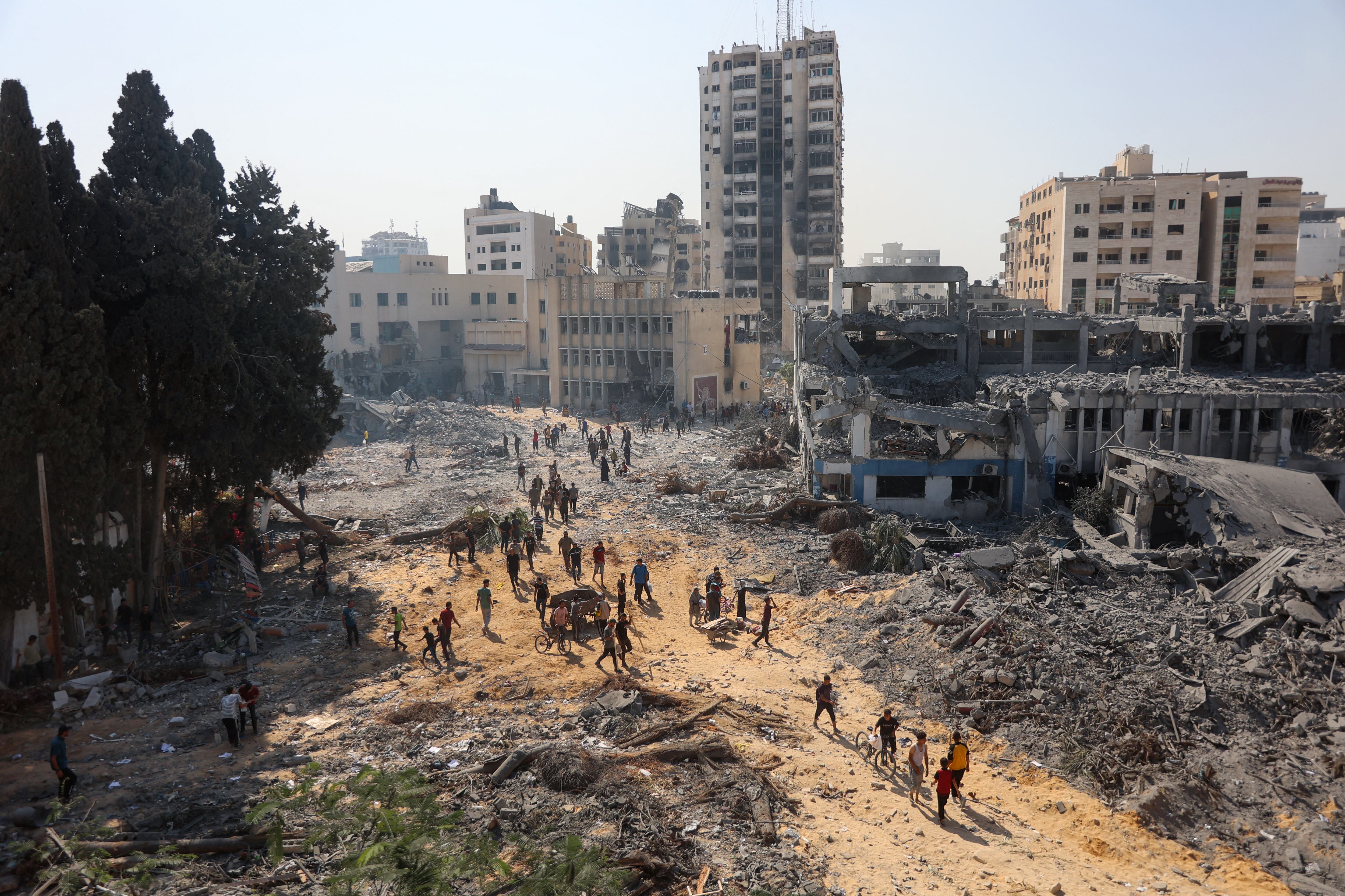 Complejo humanitario de la UNRWA en Al-Sinaa tras bombardeo