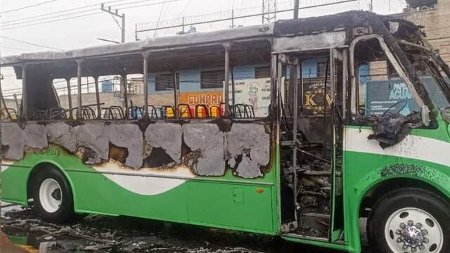 Incendio de un camión de transporte público en Valle de Chalco alerta a vecinos