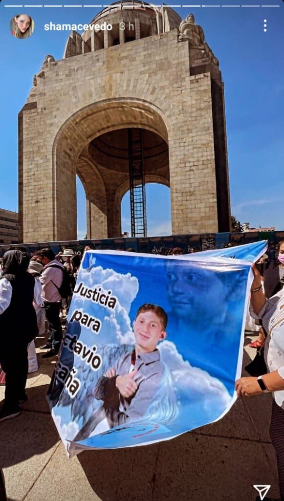 Carteles en marcha por Octavio Ocaña