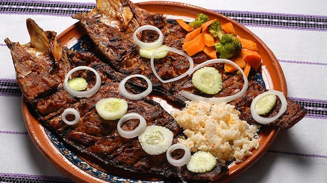 Pescado zarandeado, platillo típico de la cocina nayarita