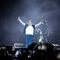FOTOS: Eduin Caz, vocalista de Grupo Firme, recibe tanga roja en el concierto del Foro Sol