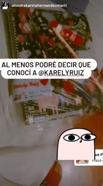 Karely Ruiz regala útiles escolares