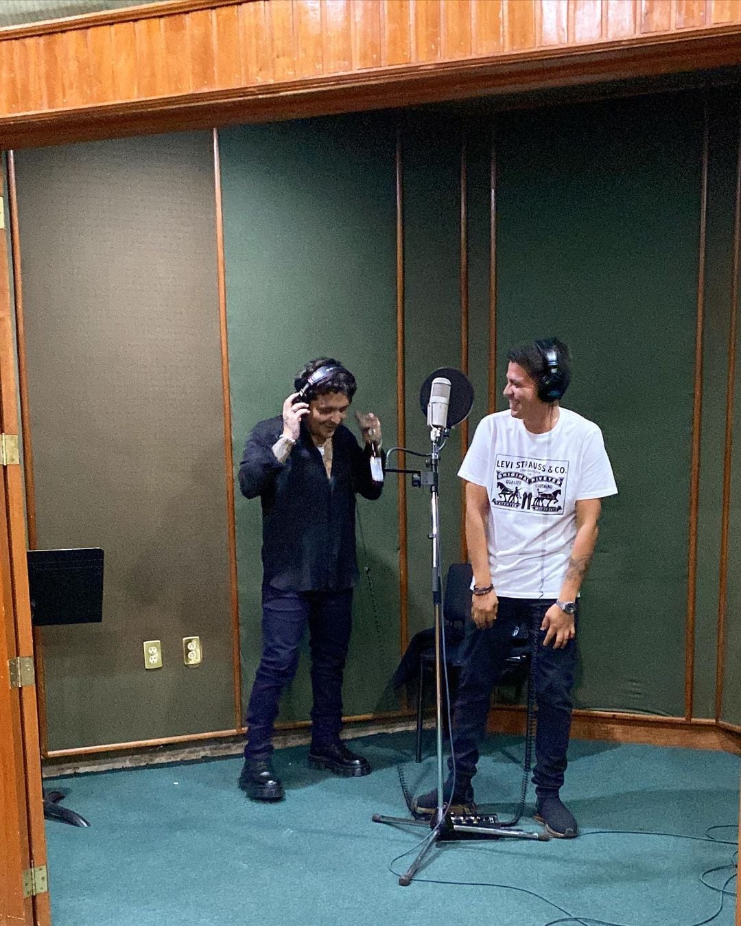 Christian Nodal y su hermano Gohn